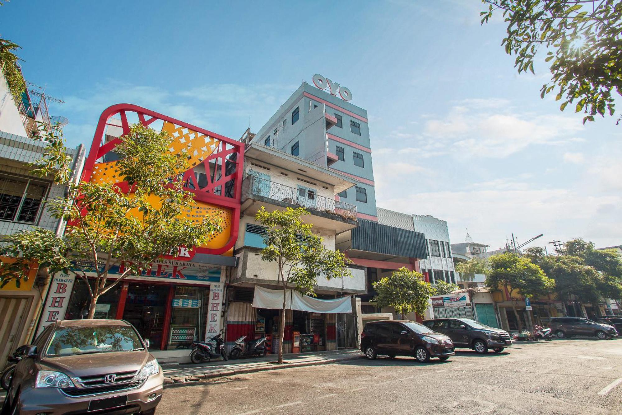 Hotel O Genteng Near Genteng Market Formerly Uno Hotel Сурабая Экстерьер фото